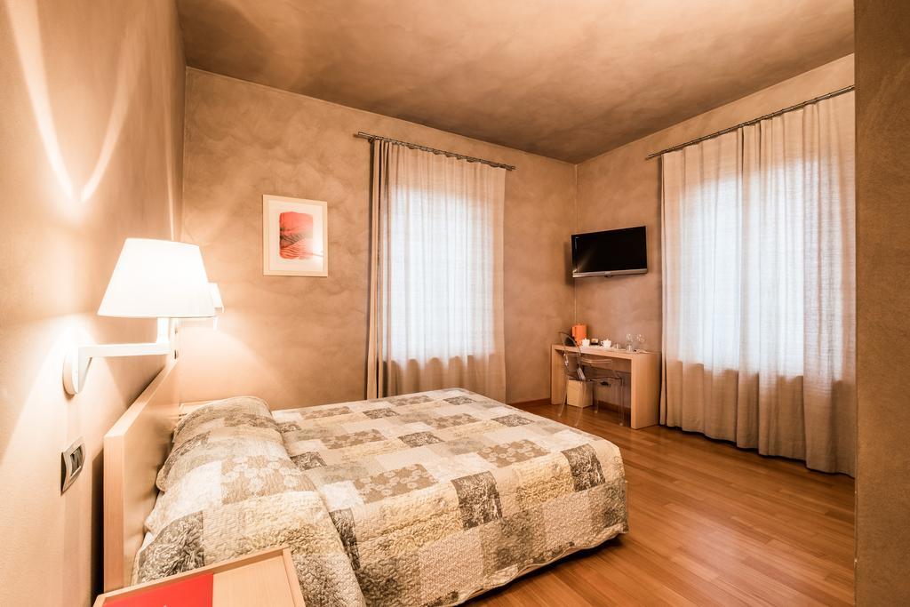 Relais 23 Hotel & Ristorante Castelnuovo Belbo Exterior photo